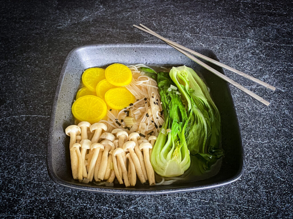 An easy vegan ramen recipe, Spring Ramen with Bok Choy and vfresh vegetables.