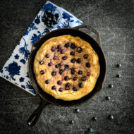 breakfast pizza with blueberries